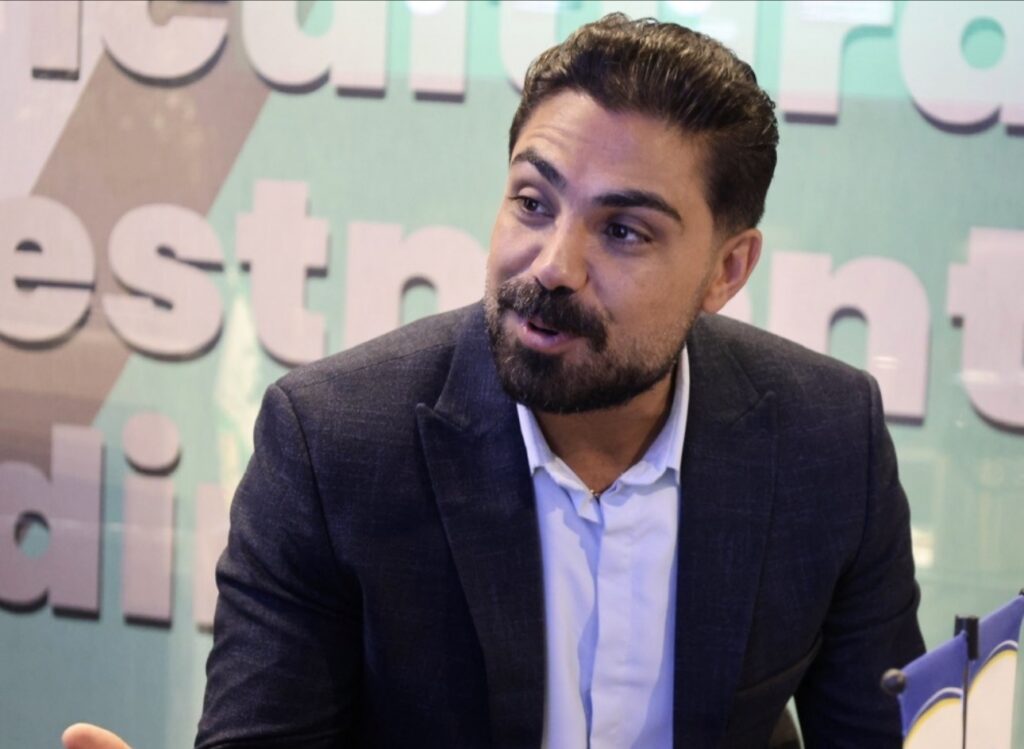 تفاوت بزرگ مرغک با رقبا در پشتیبانی واقعی و حضور میدانی در مزرعه است